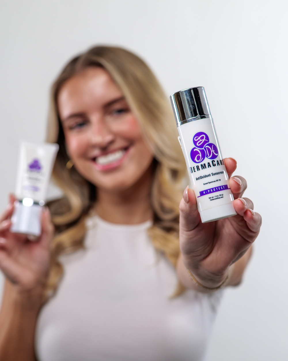 Protector solar con color antioxidante DermaCare