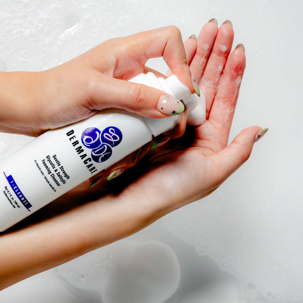DermaCare Limpiador espumoso glicólico y salicílico de fuerza suave