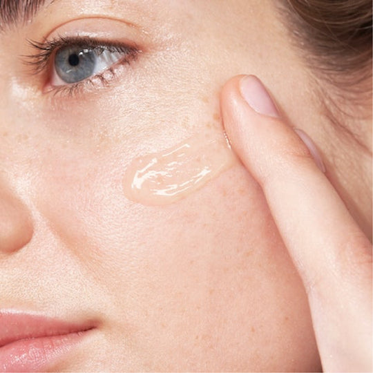 Woman Using BABOR AMPOULES Hydra Plus